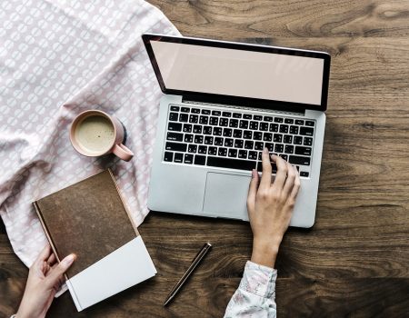 When on the hunt the for a job in Plantation, Florida, choosing to a hire a mid-level resume writer is a difficult choice. Those looking to land a mid-level management position usually have less expendable income around. That alone makes even thinking about hiring a mid-level resume writer a day dream for some.