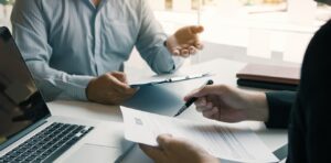 Resume Writer Fort Lauderdale: How to Present Yourself in an Executive Resume to Land Your Dream Job